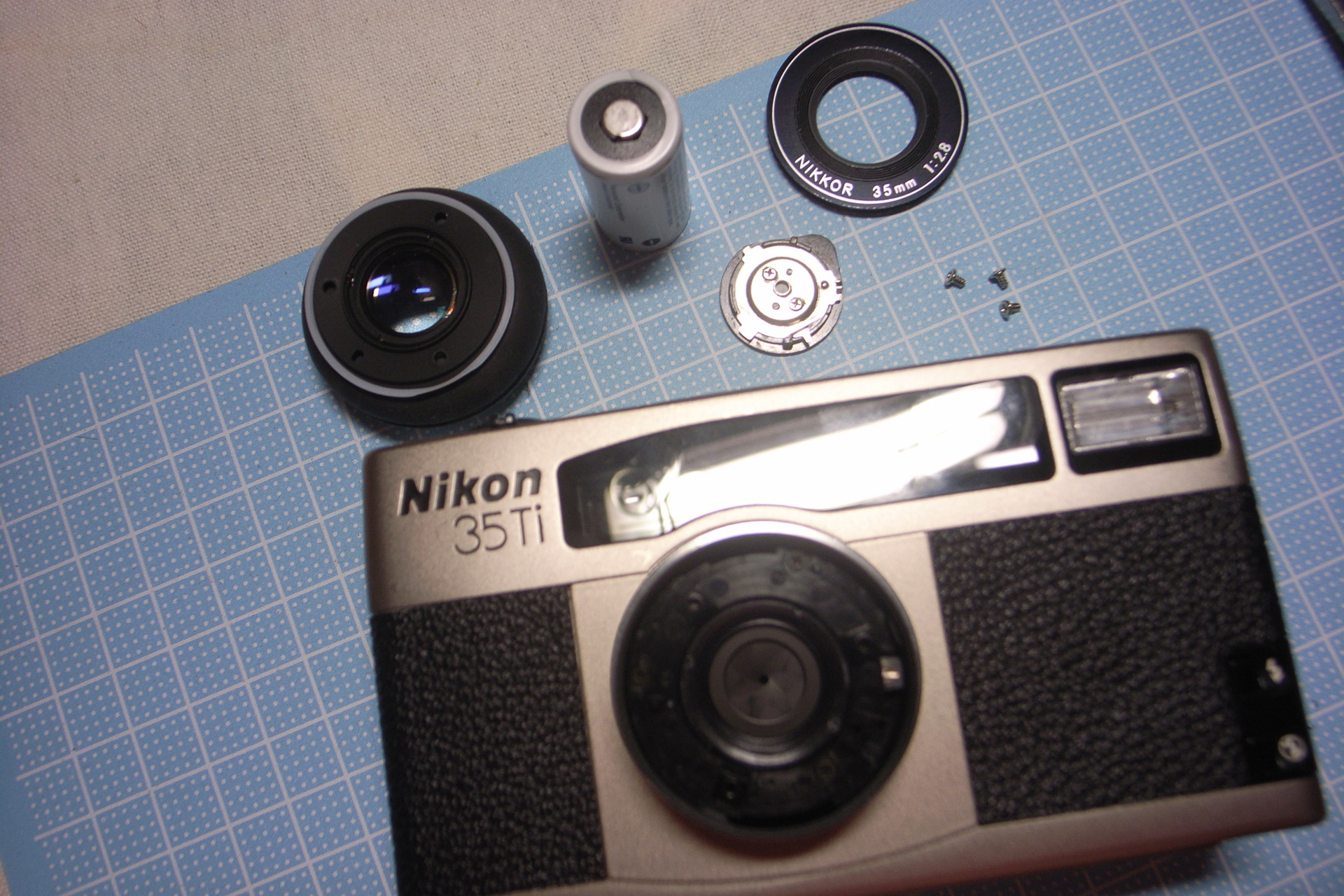 Nikon35Tiの分解注油絞り羽根の脱脂: Let's go with the PEN.